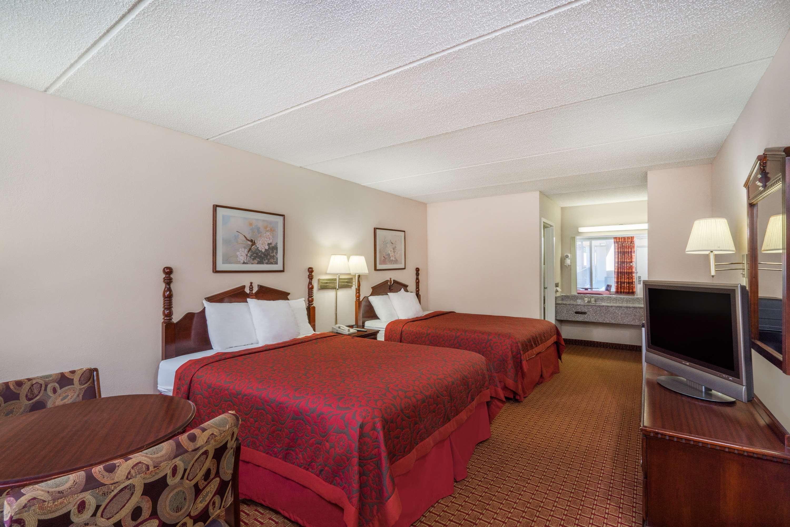 Days Inn By Wyndham Hurricane Mills Exteriér fotografie
