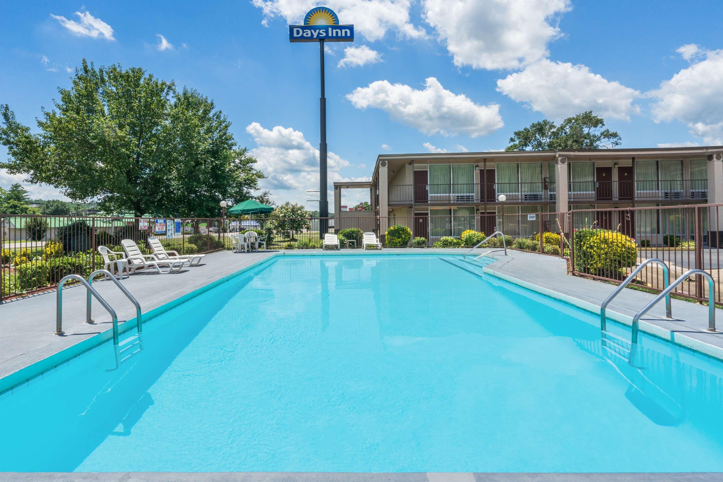 Days Inn By Wyndham Hurricane Mills Exteriér fotografie